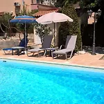 וילה Kapsalia