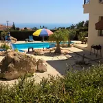Kapsalia Villa *