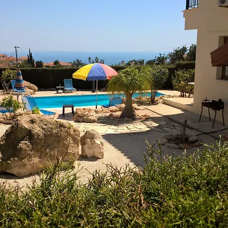 Kapsalia Villa *