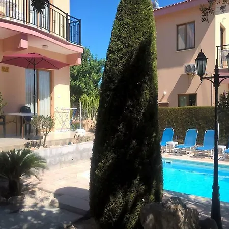 Kapsalia Villa *